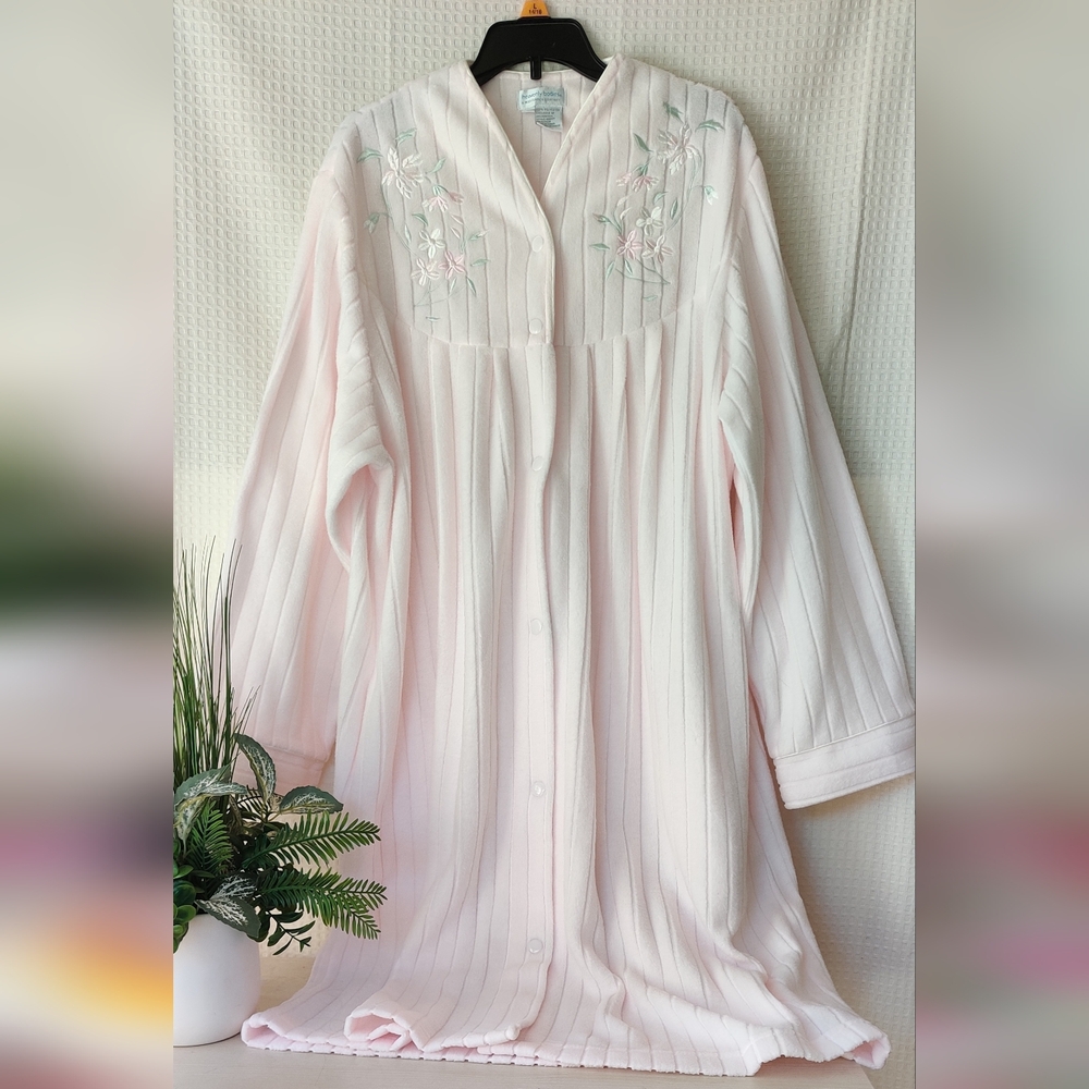 Vintage Heavenly Bodies A Miss Elaine Co Pink Embroidered Robe Size L